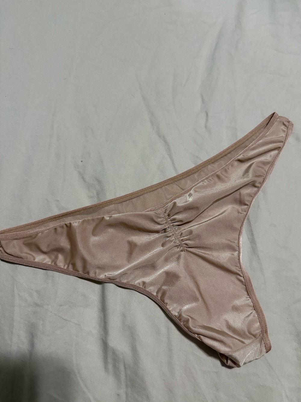 Victoria Secret - Picture 2 of 3